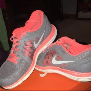 Nike Dual Fusion Shoes